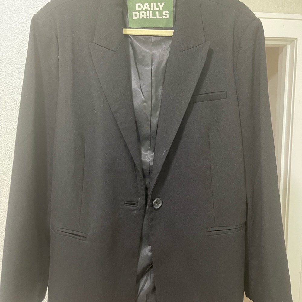 Daily Drills Black Blazer.